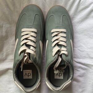 DV by Dolce Vita Sage Green Quantum Sneakers 10